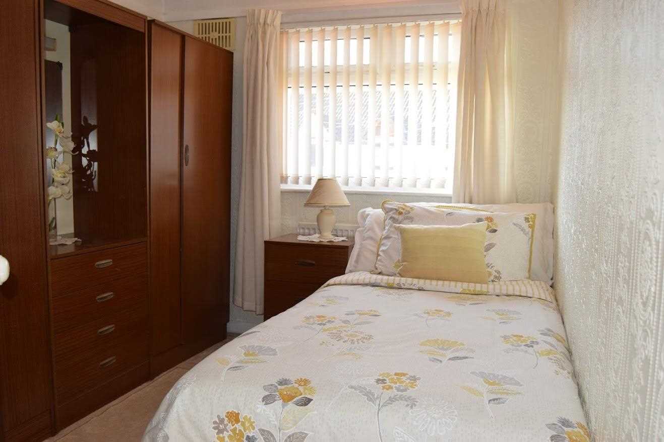 115 Finborough Road, Walton — photo 14 of 21