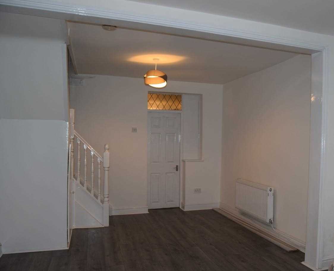 16 Hawkins Street — photo 2 of 15