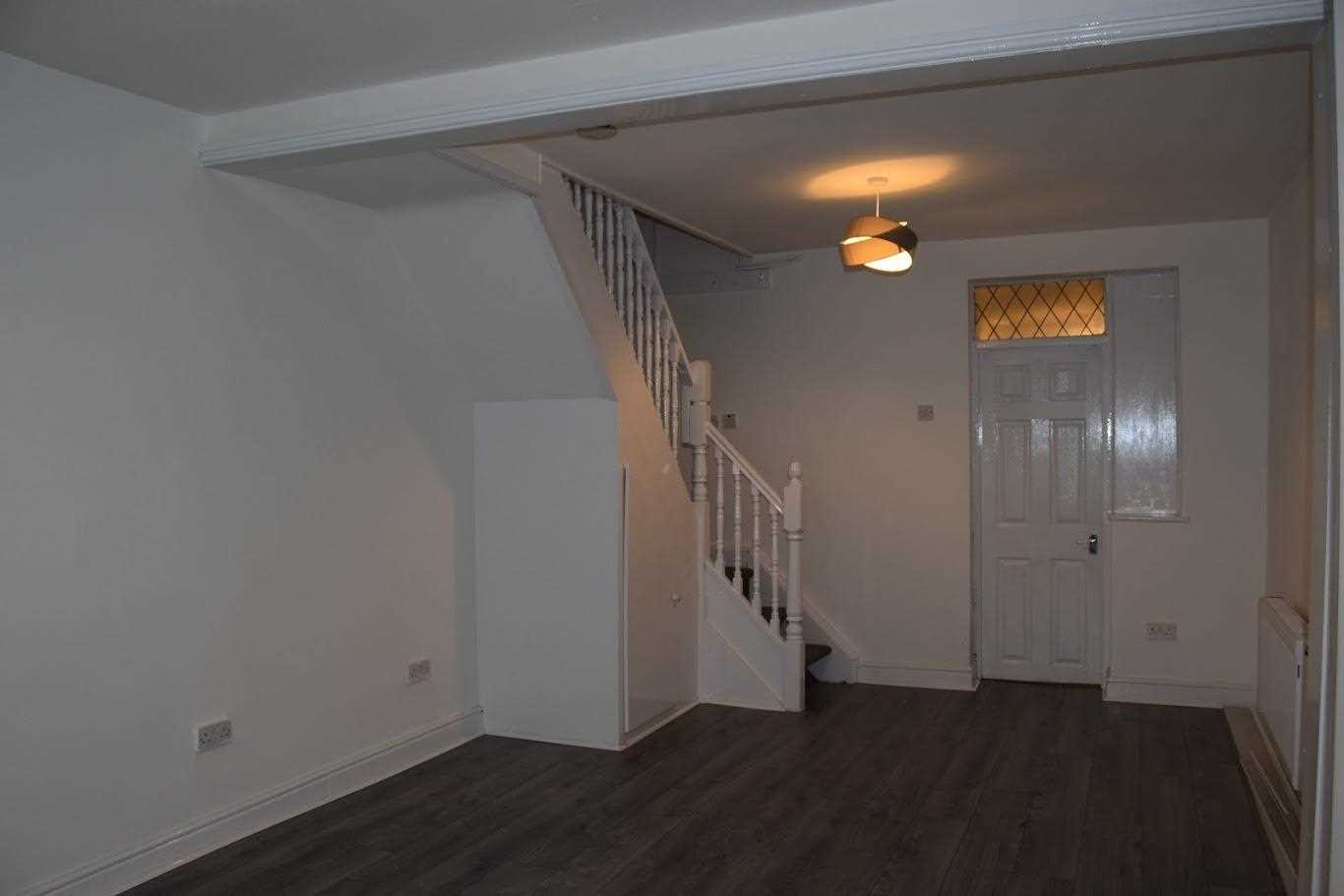 16 Hawkins Street — photo 3 of 15