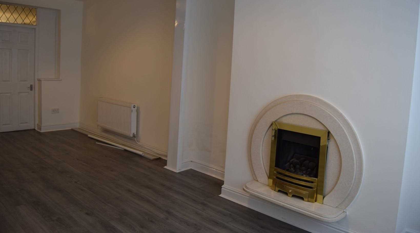 16 Hawkins Street — photo 4 of 15