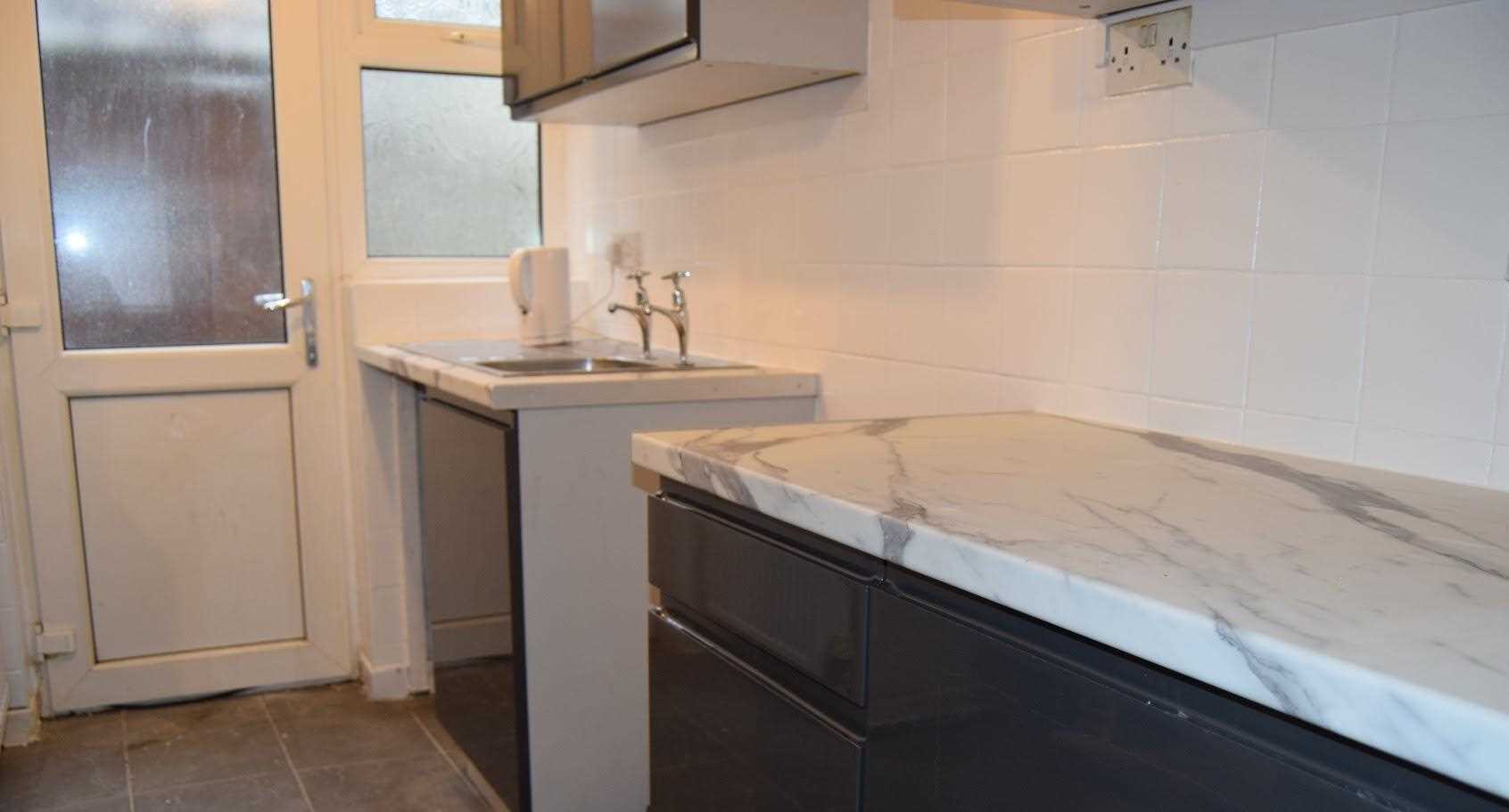 16 Hawkins Street — photo 6 of 15