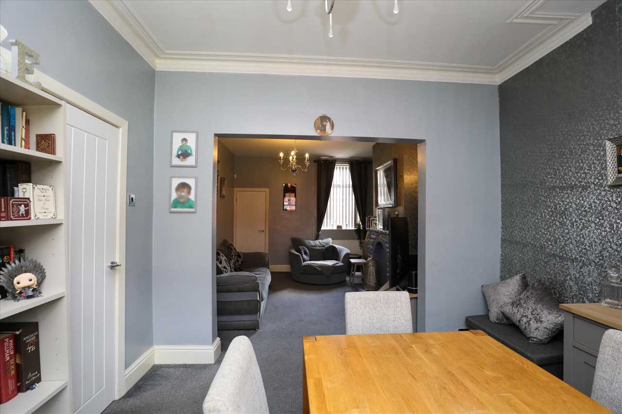 23 Lightburn Street — photo 4 of 18