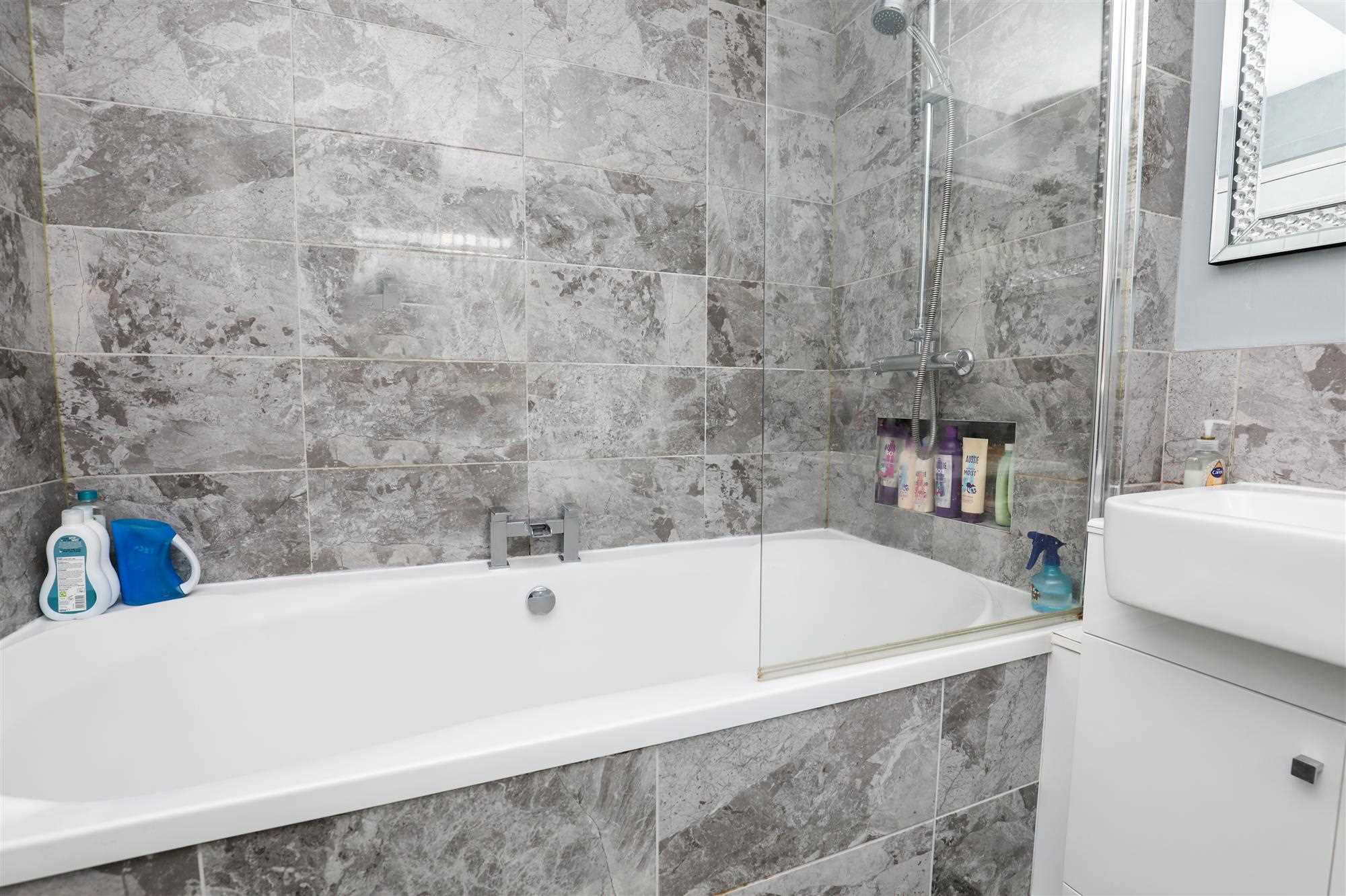 23 Lightburn Street — photo 15 of 18