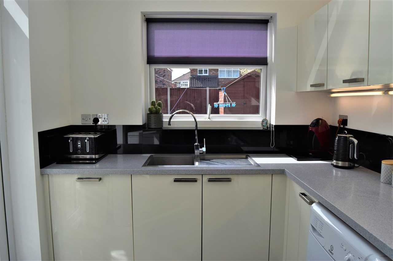 106 Halewood Drive, Woolton — photo 5 of 23