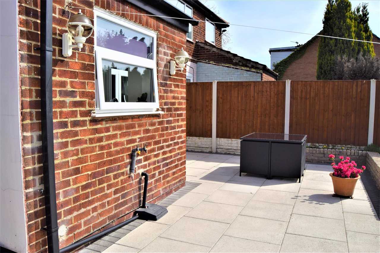 106 Halewood Drive, Woolton — photo 20 of 23