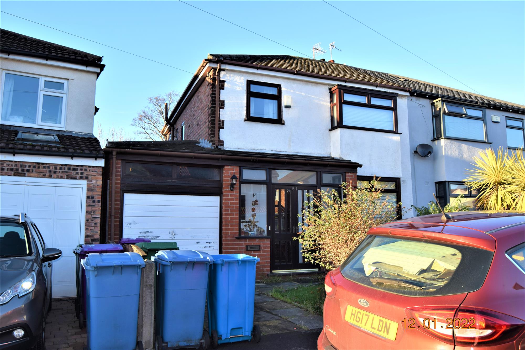 51 Waylands Drive, Woolton — photo 1 of 1