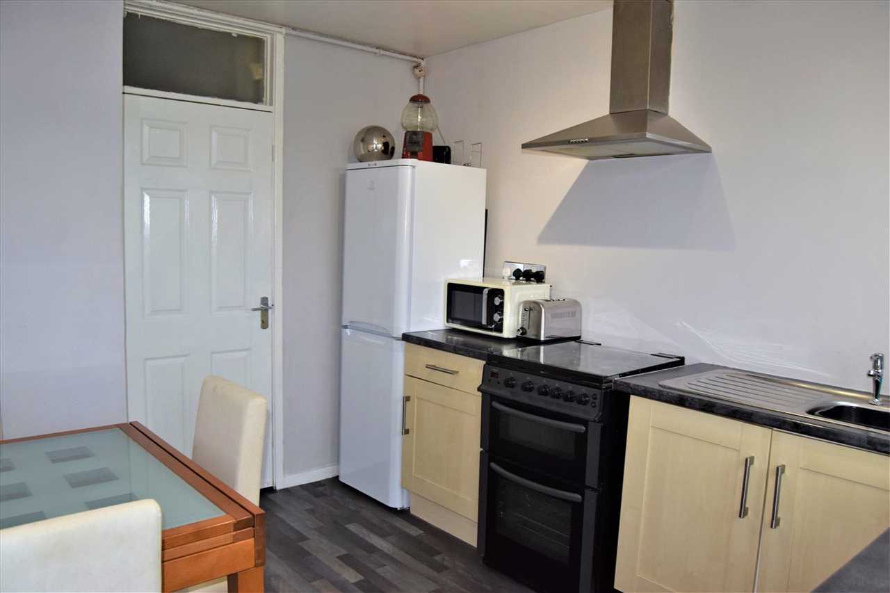 45 Langshaw Lea, Netherley — photo 8 of 21