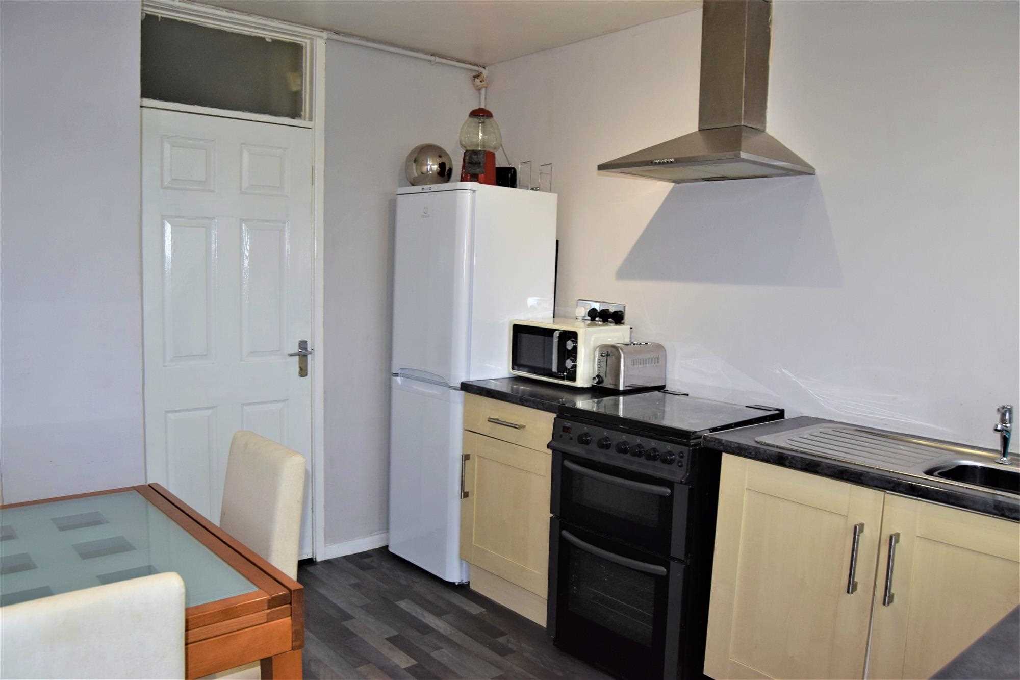 45 Langshaw Lea, Netherley — photo 8 of 21