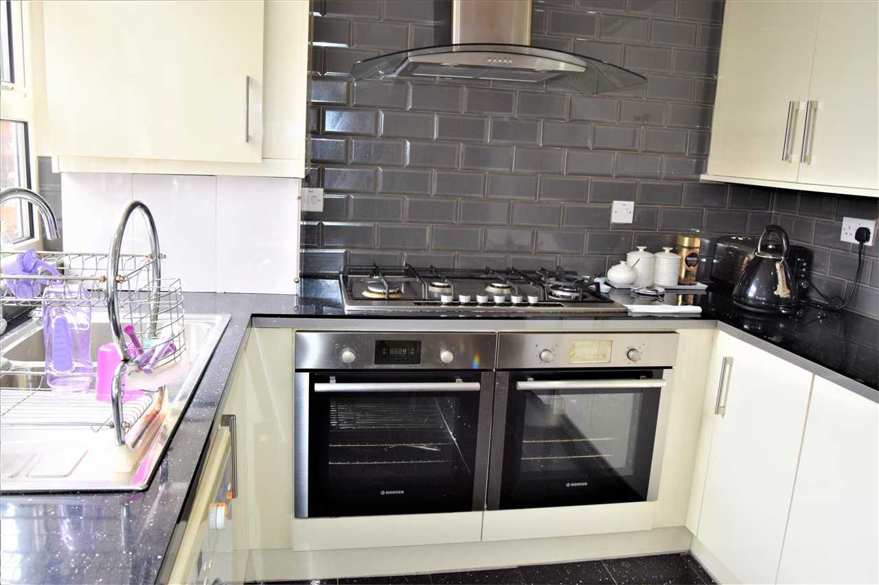 28 Woodchurch Road, Old Swan — photo 8 of 22