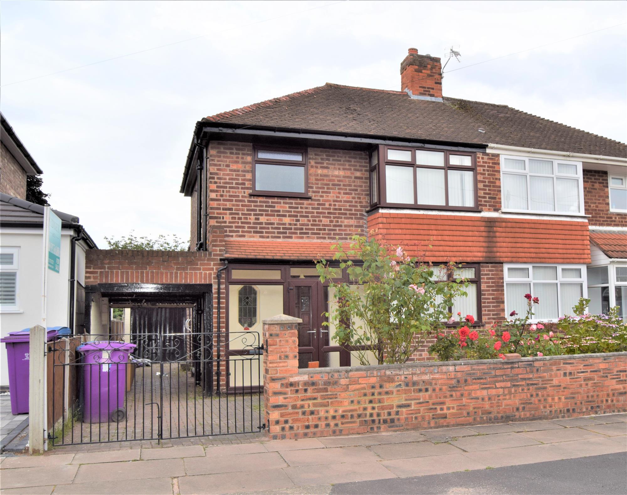 15 North Manor Way, Woolton — photo 1 of 20