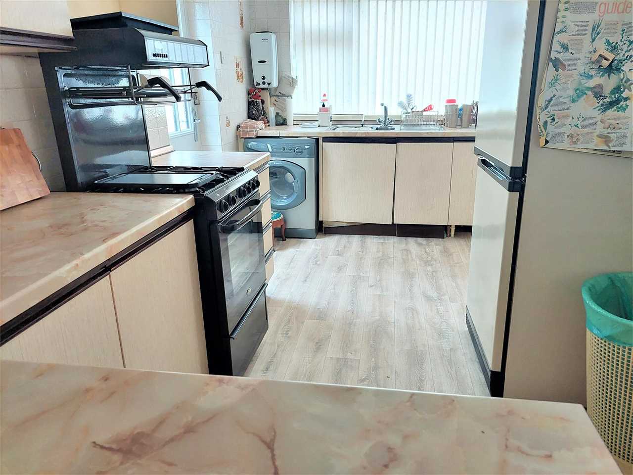 15 North Manor Way, Woolton — photo 2 of 20