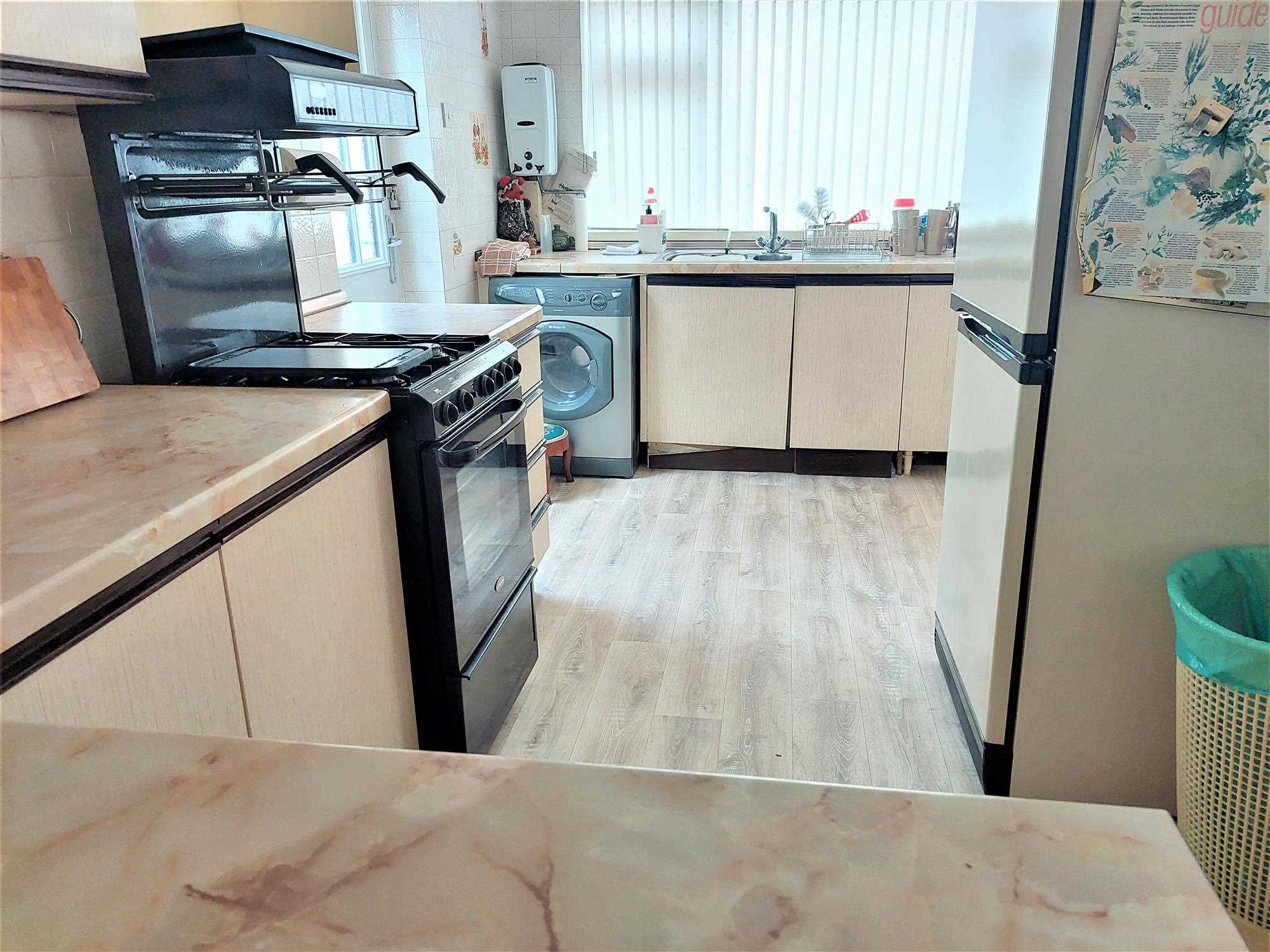 15 North Manor Way, Woolton — photo 2 of 20