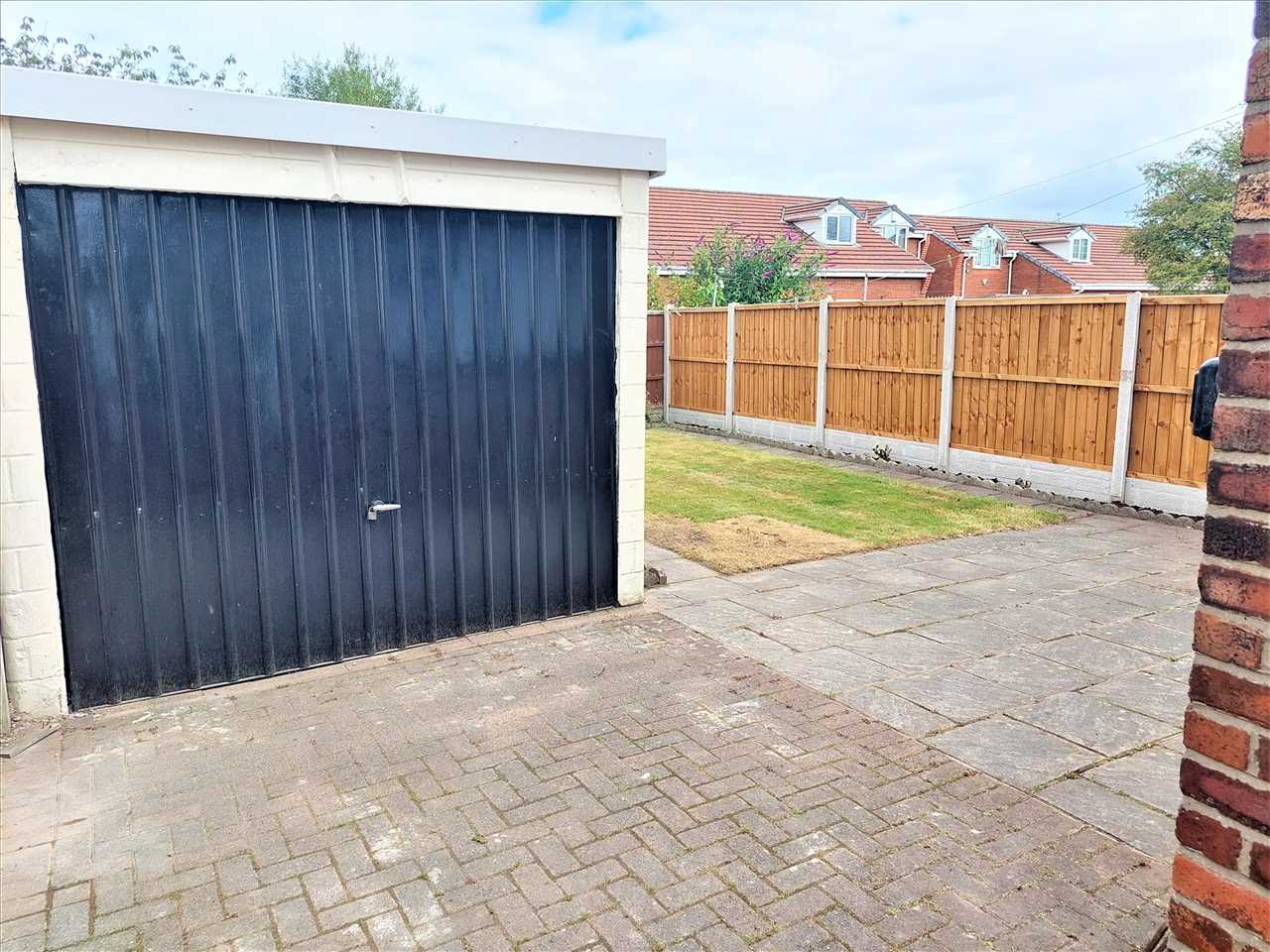 15 North Manor Way, Woolton — photo 18 of 20