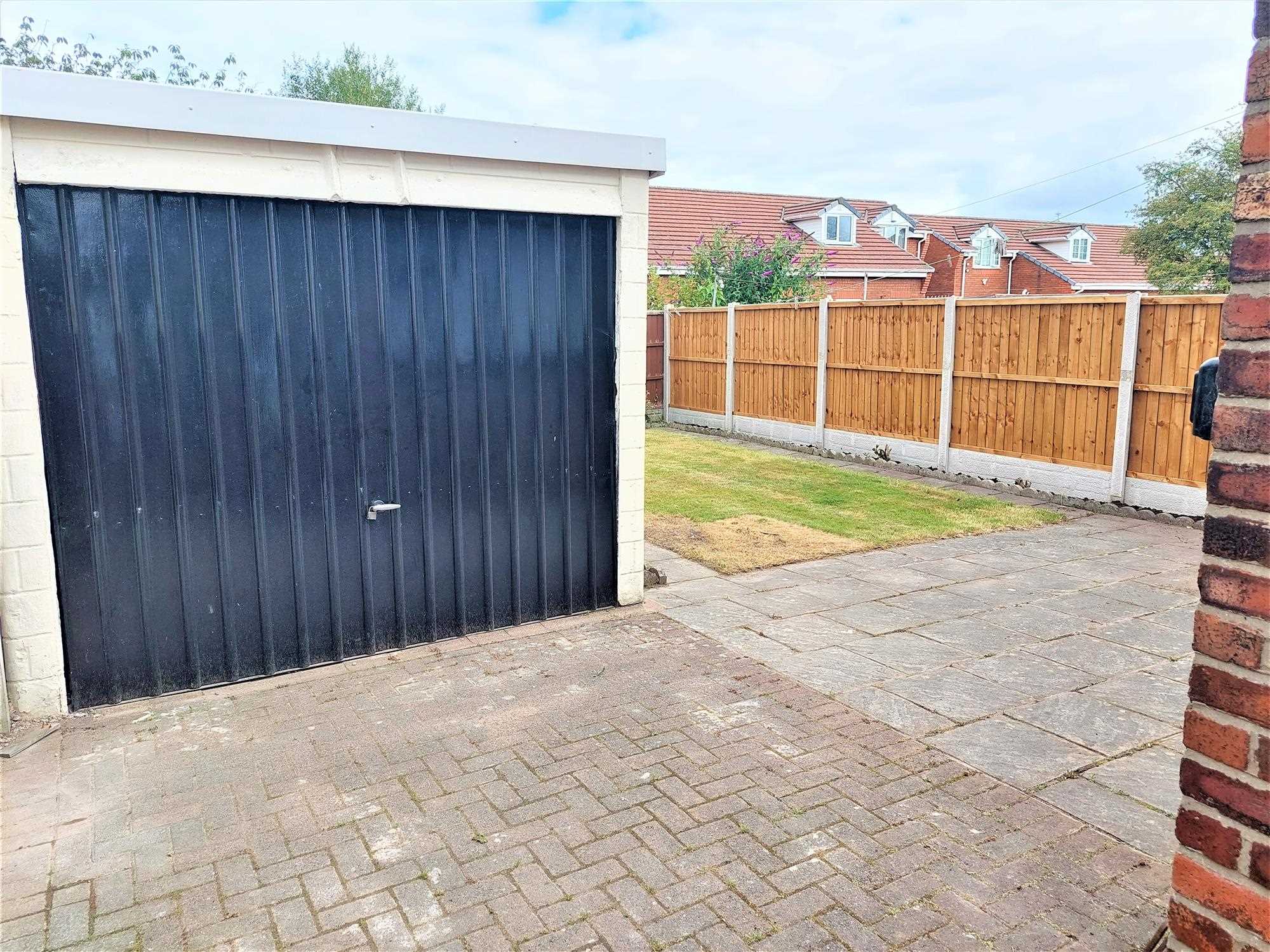 15 North Manor Way, Woolton — photo 18 of 20