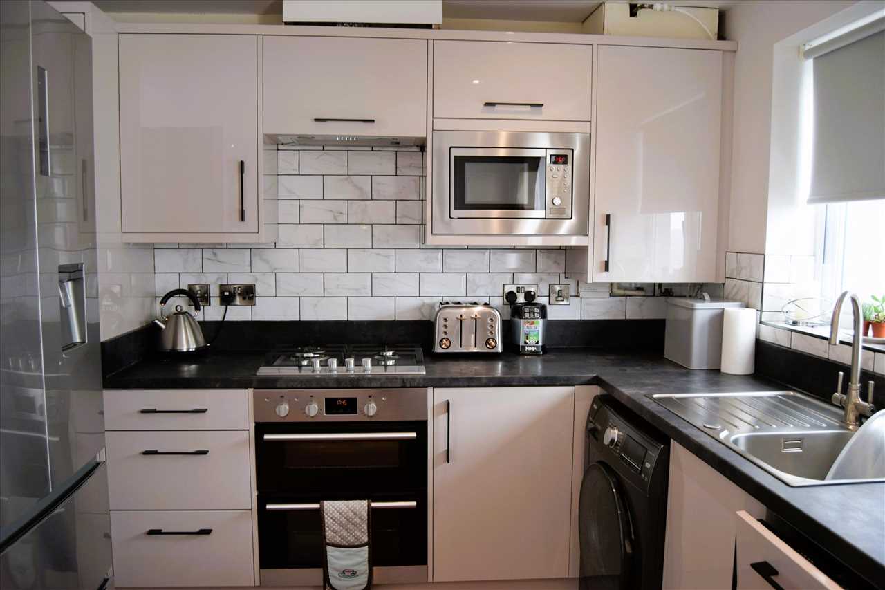 16 Addenbrooke Drive, Hunts Cross — photo 8 of 26