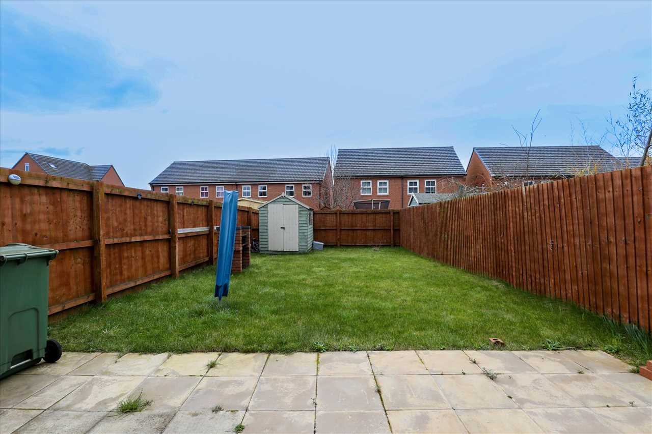 33 Great Heath Road, Kirkdale — photo 15 of 17