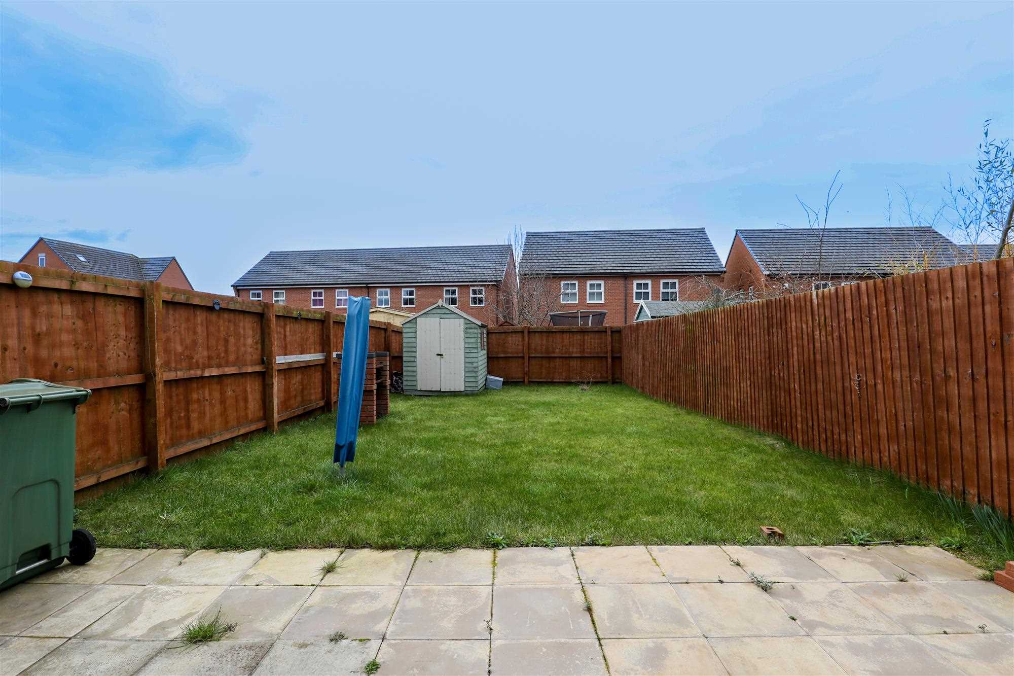 33 Great Heath Road, Kirkdale — photo 15 of 17