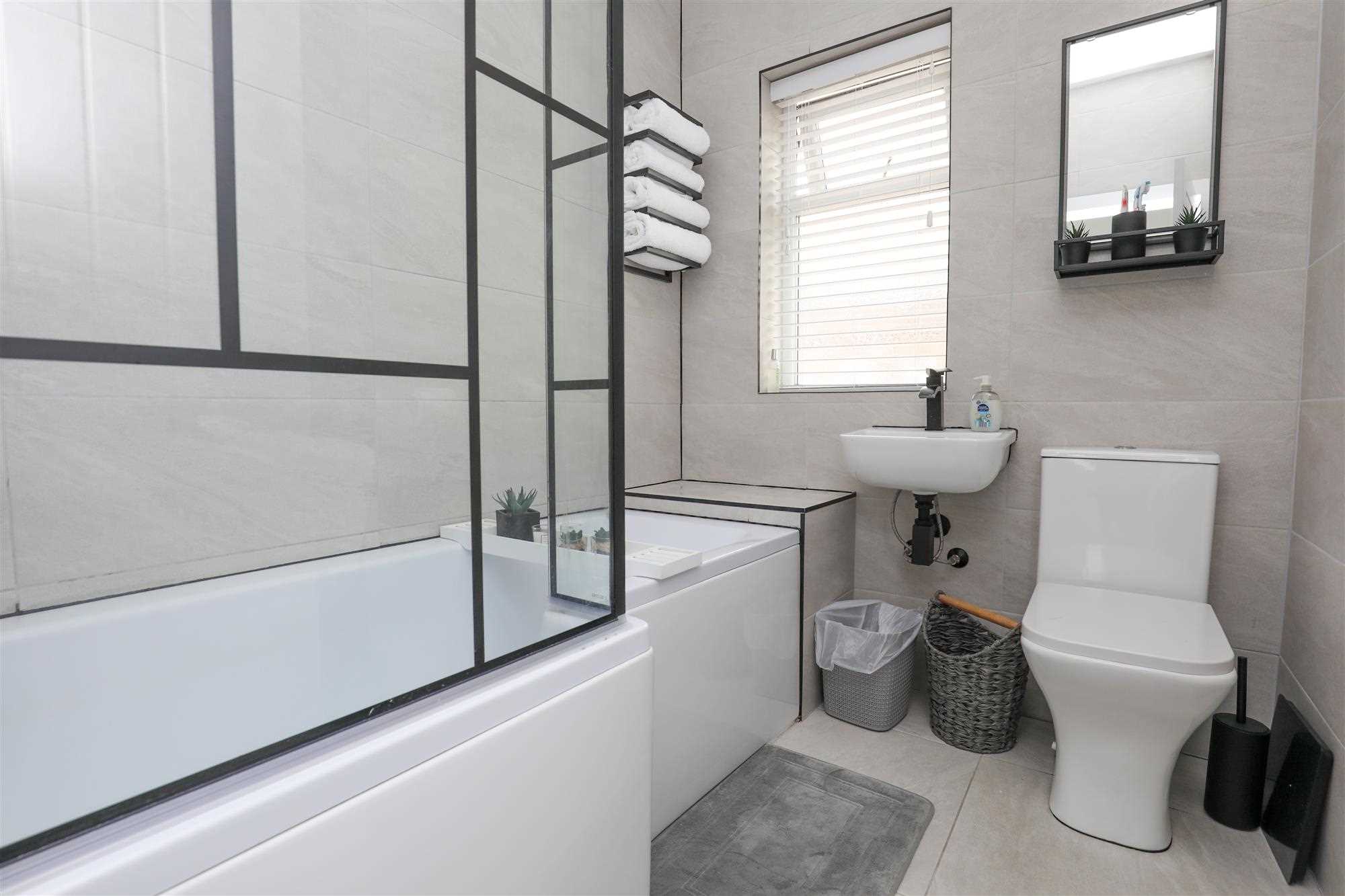 25 Torus Road, Old Swan — photo 14 of 18