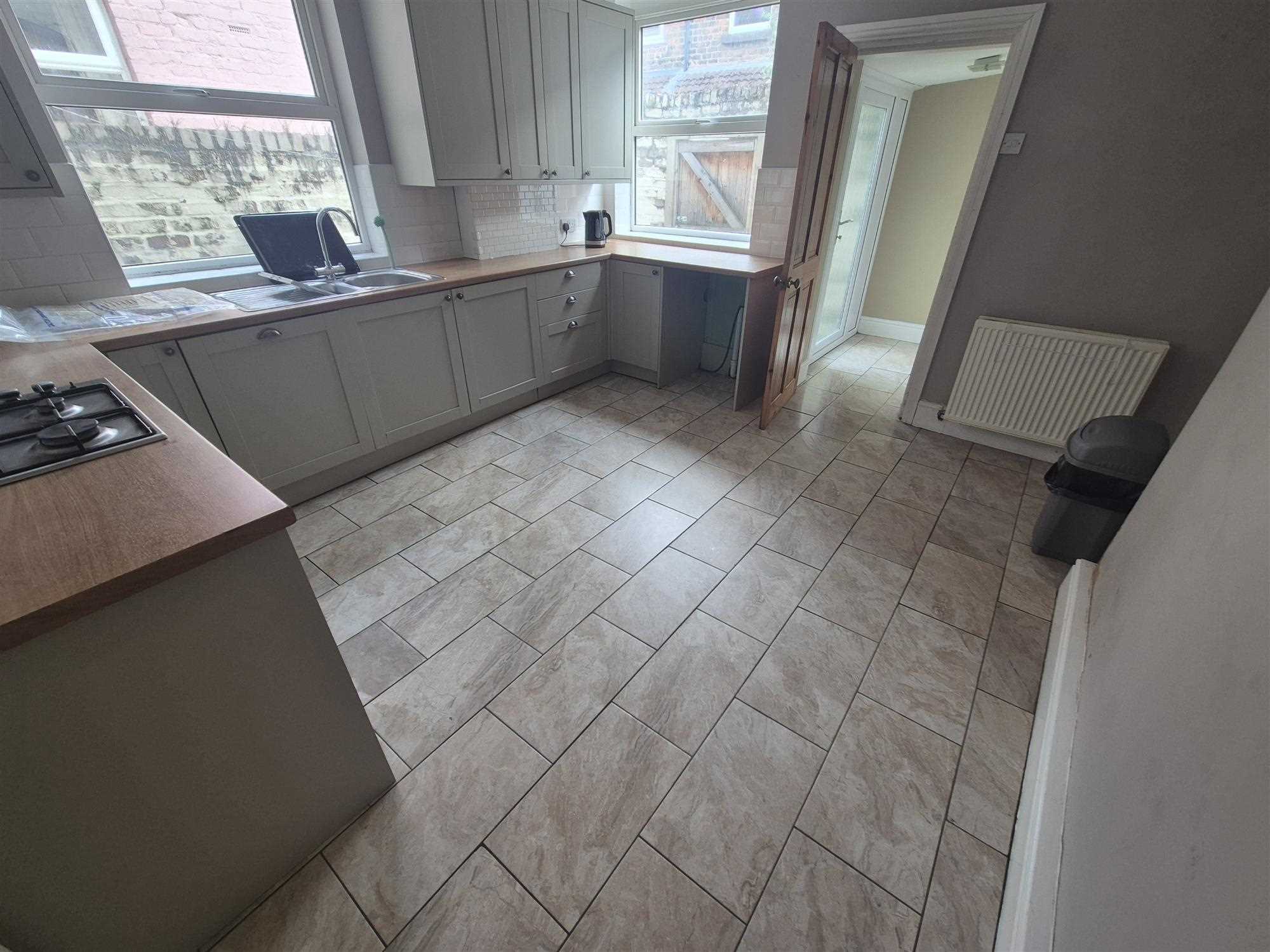 16 Guernsey Road, Old Swan — photo 5 of 15