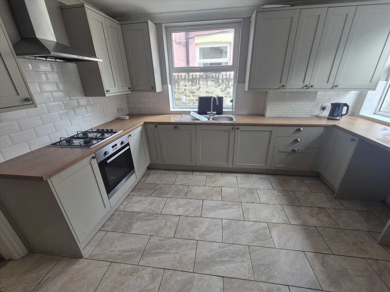 16 Guernsey Road, Old Swan — photo 7 of 15