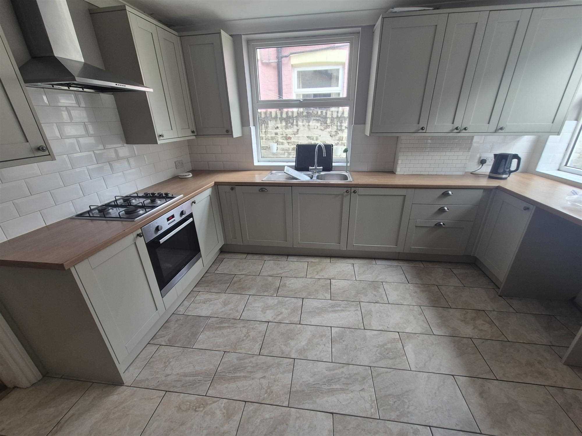 16 Guernsey Road, Old Swan — photo 7 of 15