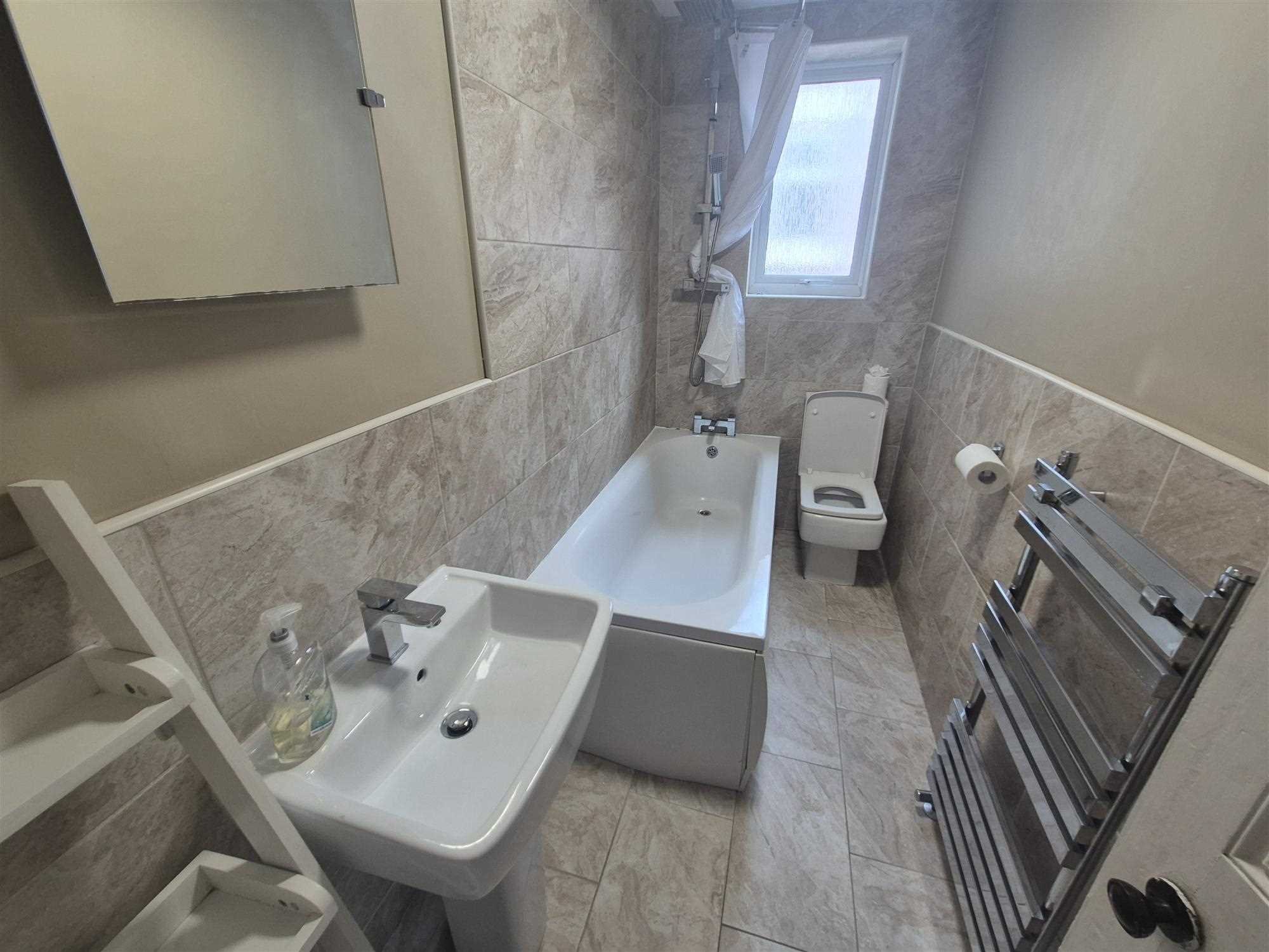 16 Guernsey Road, Old Swan — photo 10 of 15