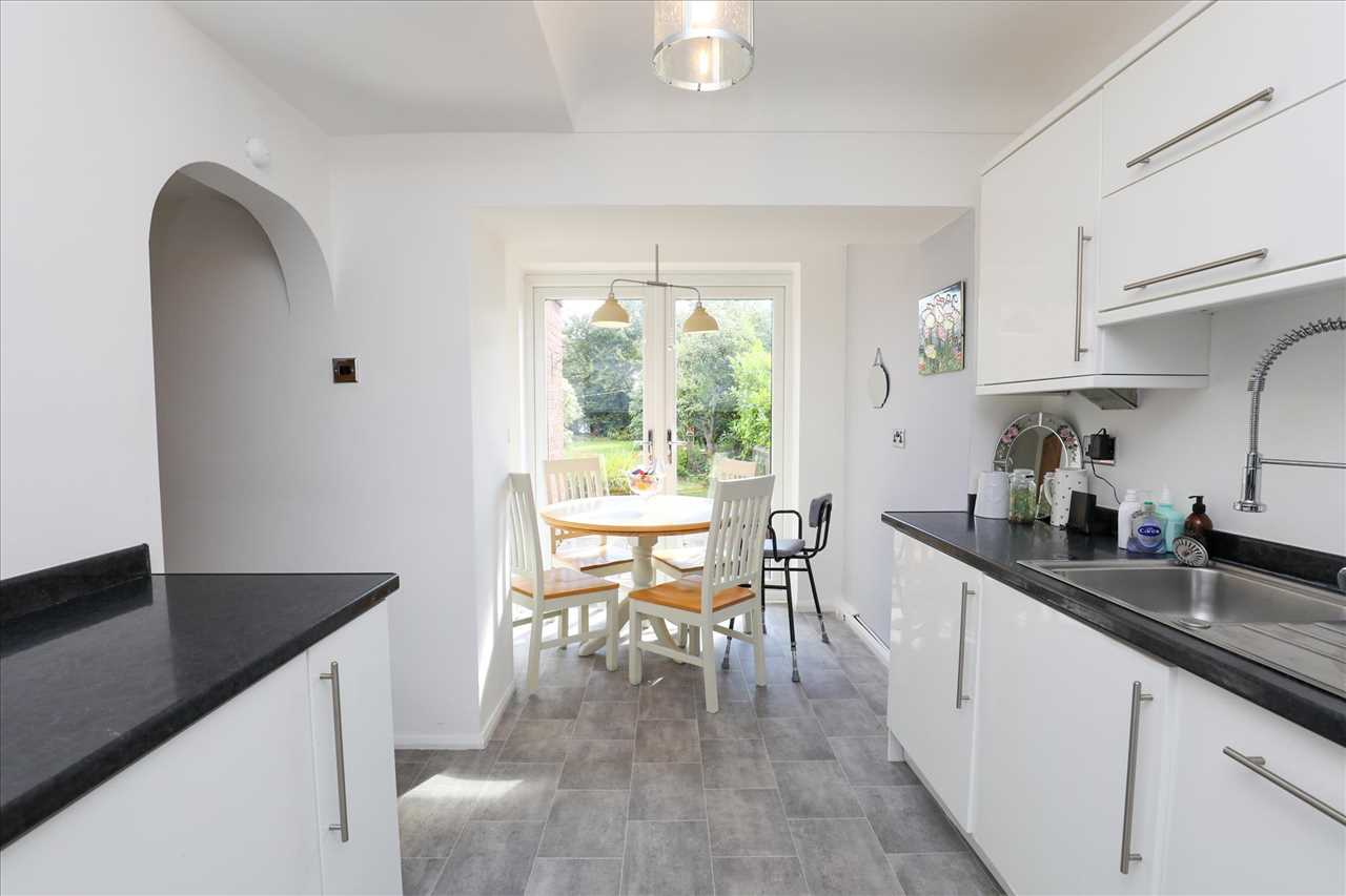 323 Hunts Cross Avenue, Woolton — photo 9 of 19