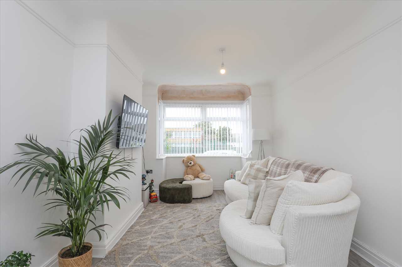 36 Rossall Road — photo 3 of 16