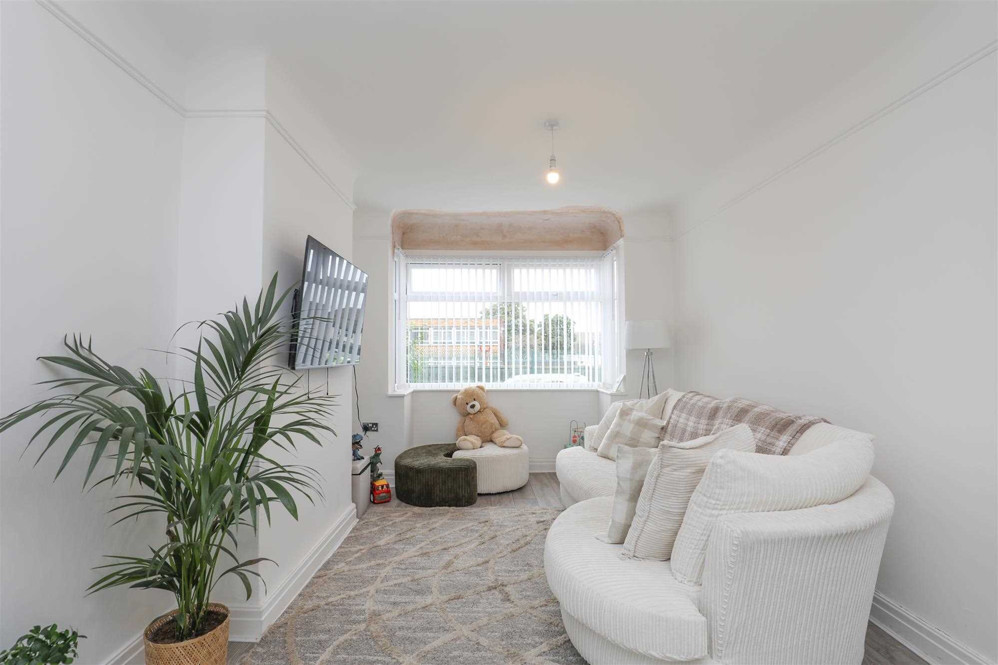 36 Rossall Road — photo 3 of 16