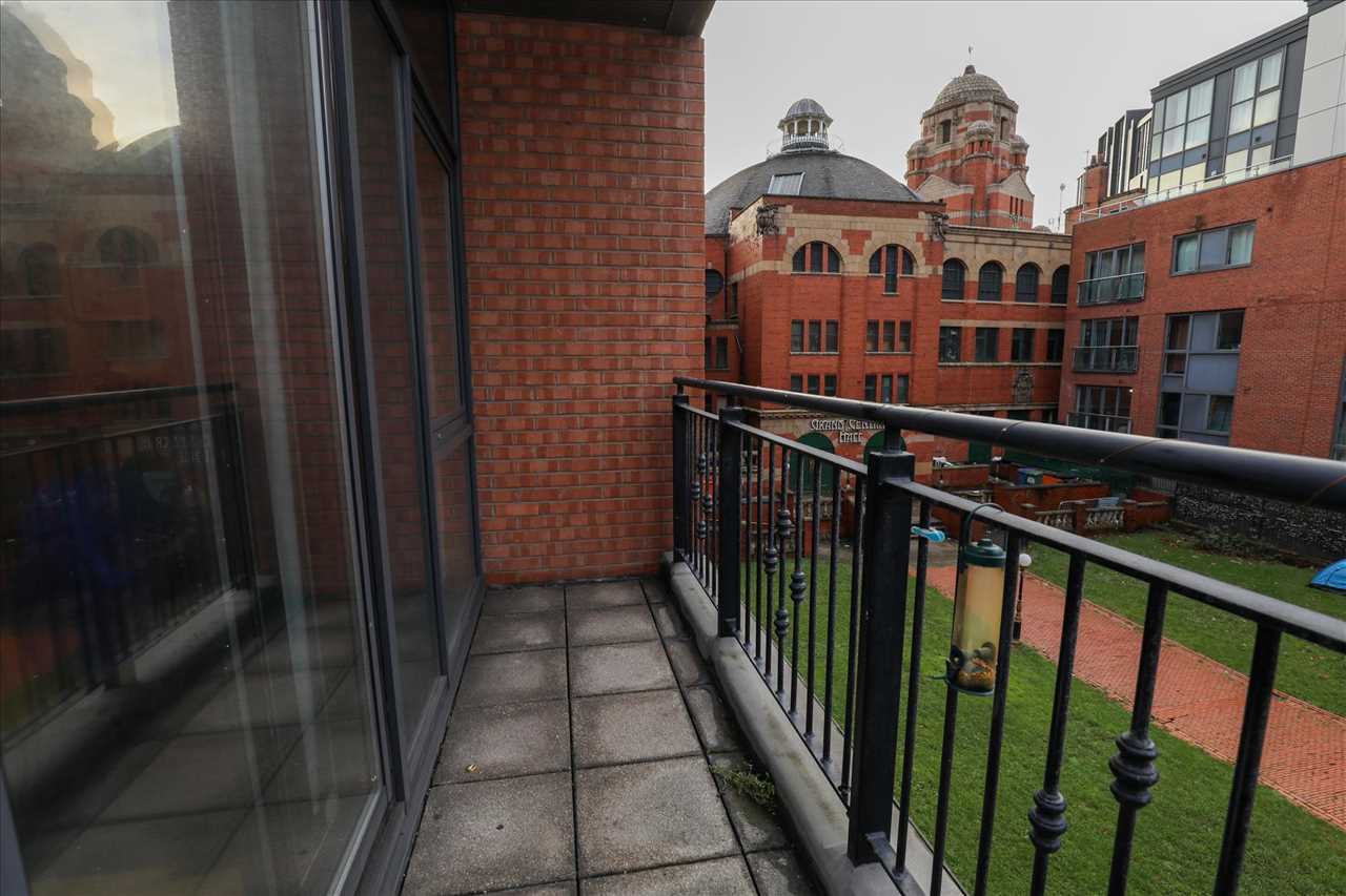 Apartment 41 Central Gardens, Benson Street — photo 6 of 14