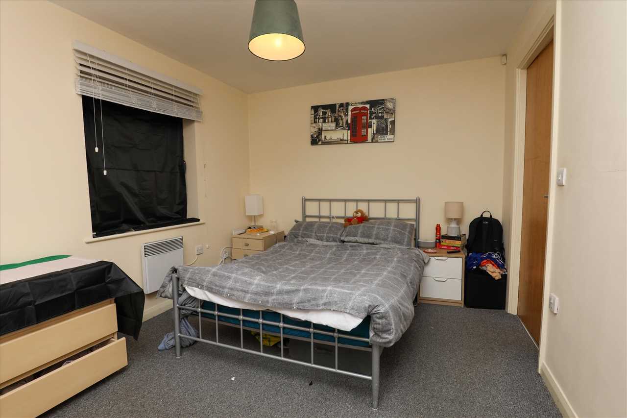 Apartment 41 Central Gardens, Benson Street — photo 7 of 14