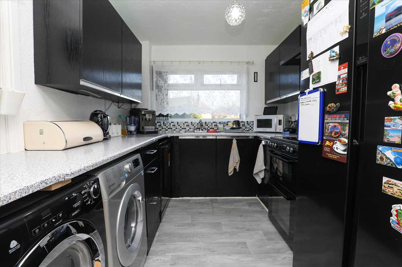 531 Grasmere Avenue — photo 4 of 13