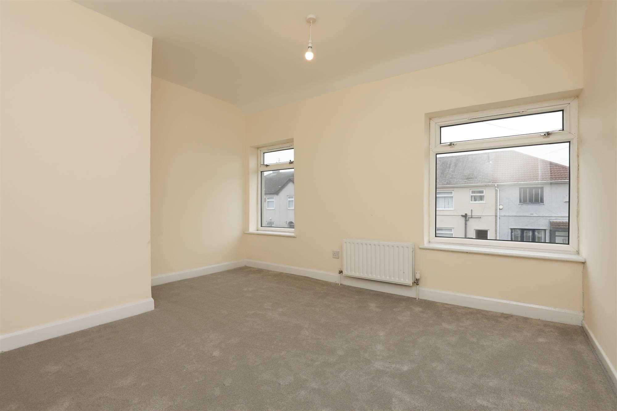 32 Summers Avenue, Bootle — photo 7 of 15