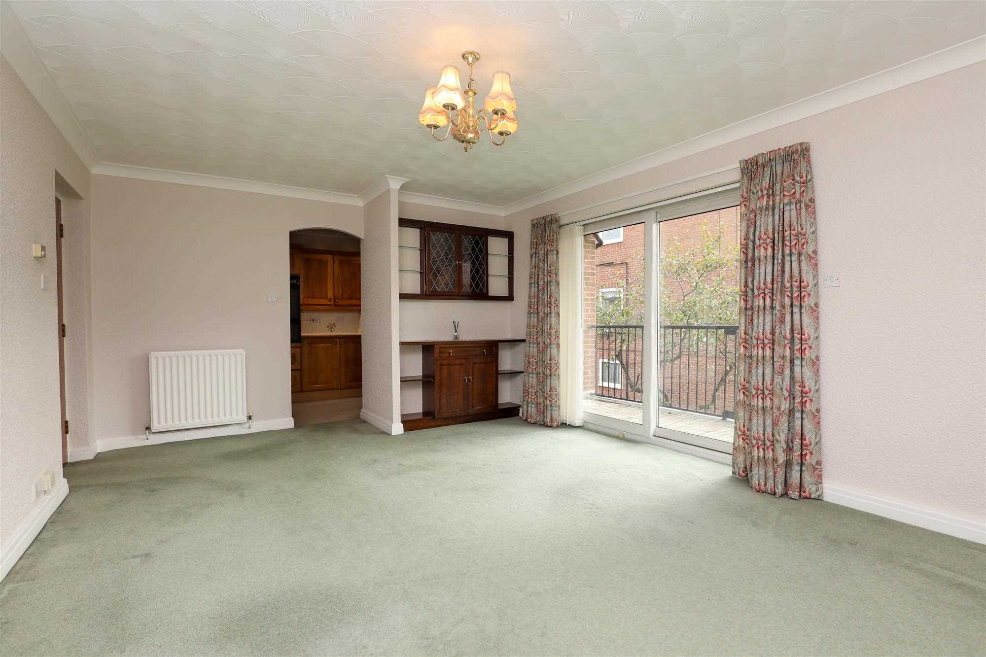 11a Mosslea Park, Mossley Hill — photo 4 of 20