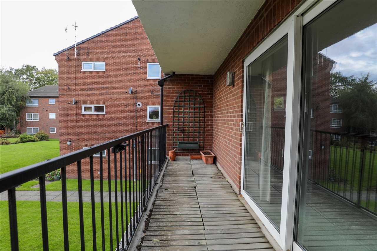 11a Mosslea Park, Mossley Hill — photo 6 of 20