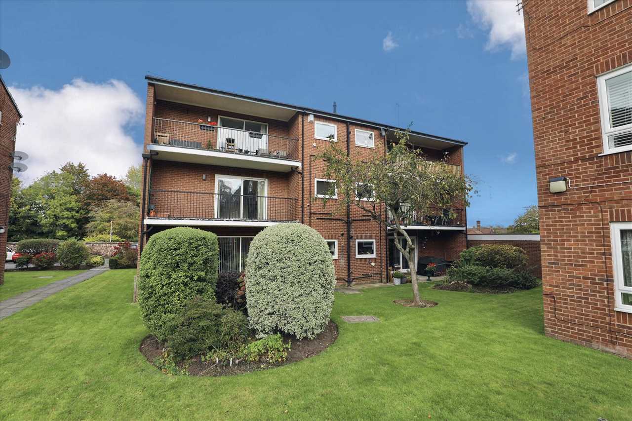 11a Mosslea Park, Mossley Hill — photo 19 of 20
