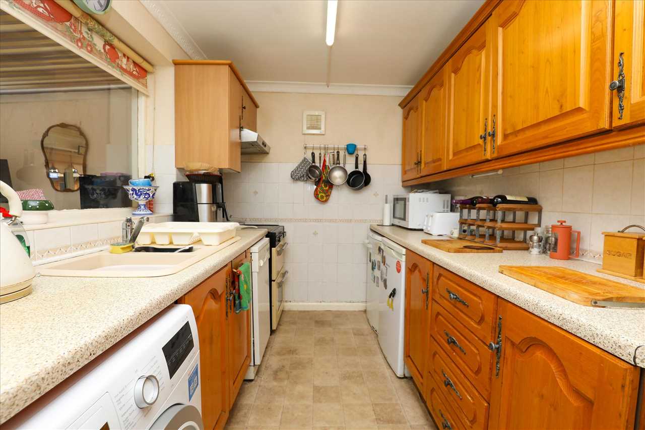 31 Blackburne Drive — photo 10 of 24