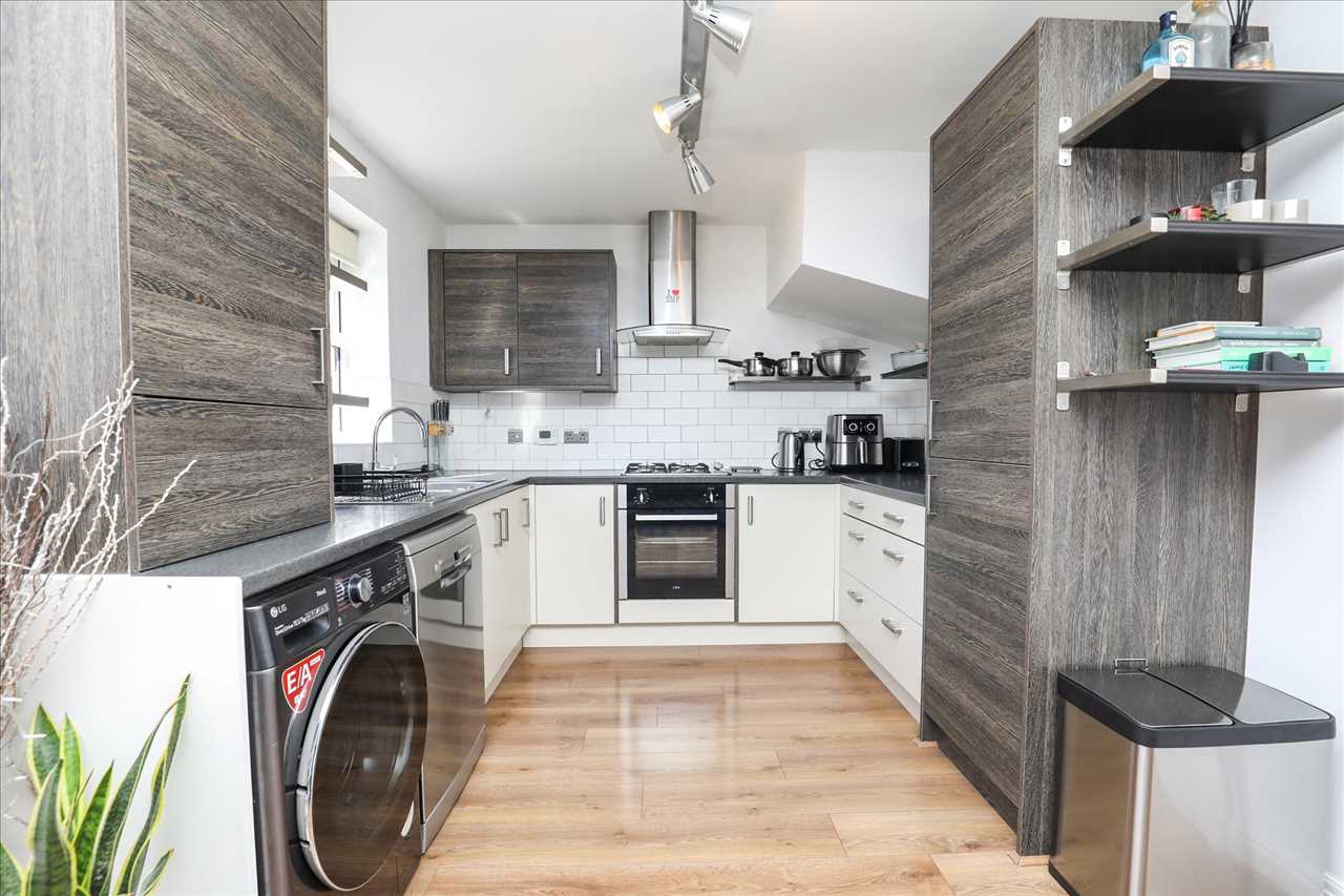 11 Ashton Close — photo 5 of 19