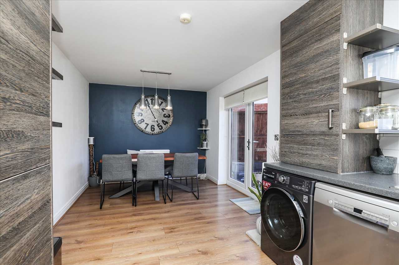 11 Ashton Close — photo 6 of 19