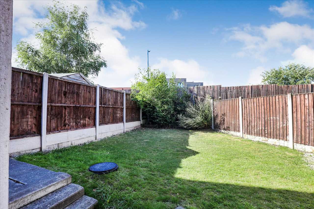 11 Ashton Close — photo 17 of 19