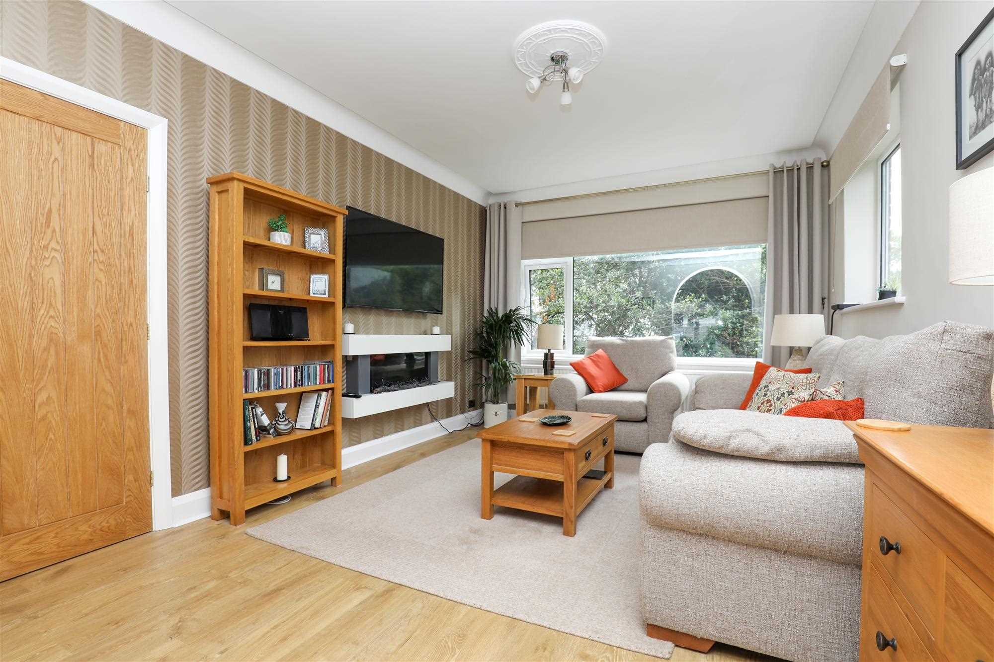 8 Crompton Court, Cromptons Lane — photo 4 of 13