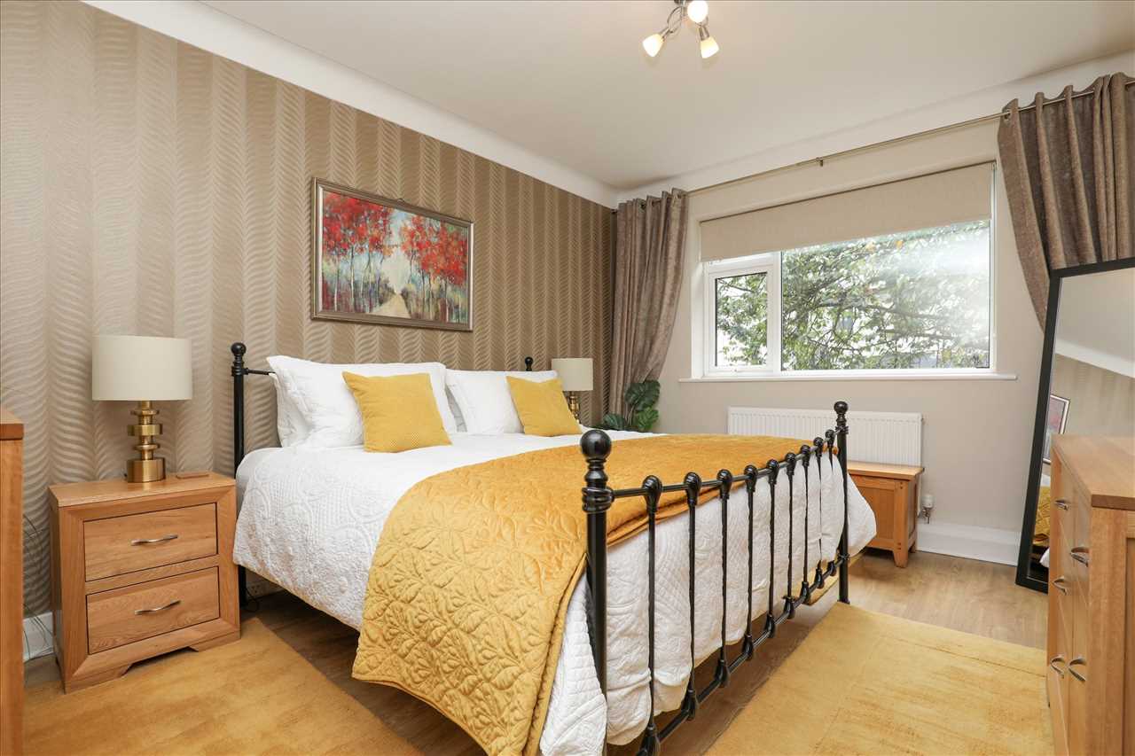 8 Crompton Court, Cromptons Lane — photo 7 of 13