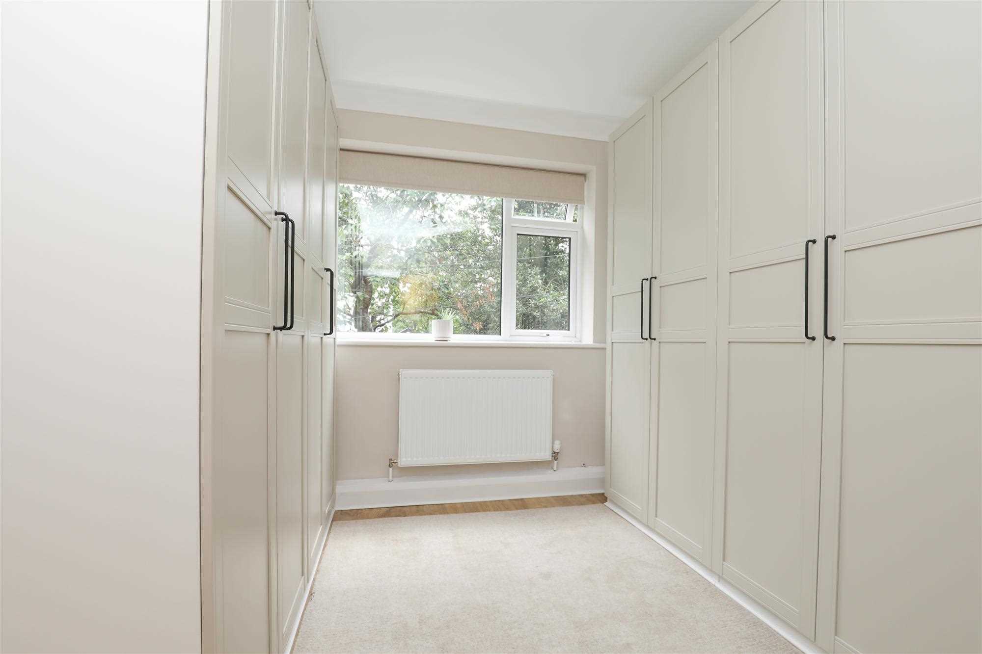 8 Crompton Court, Cromptons Lane — photo 9 of 13