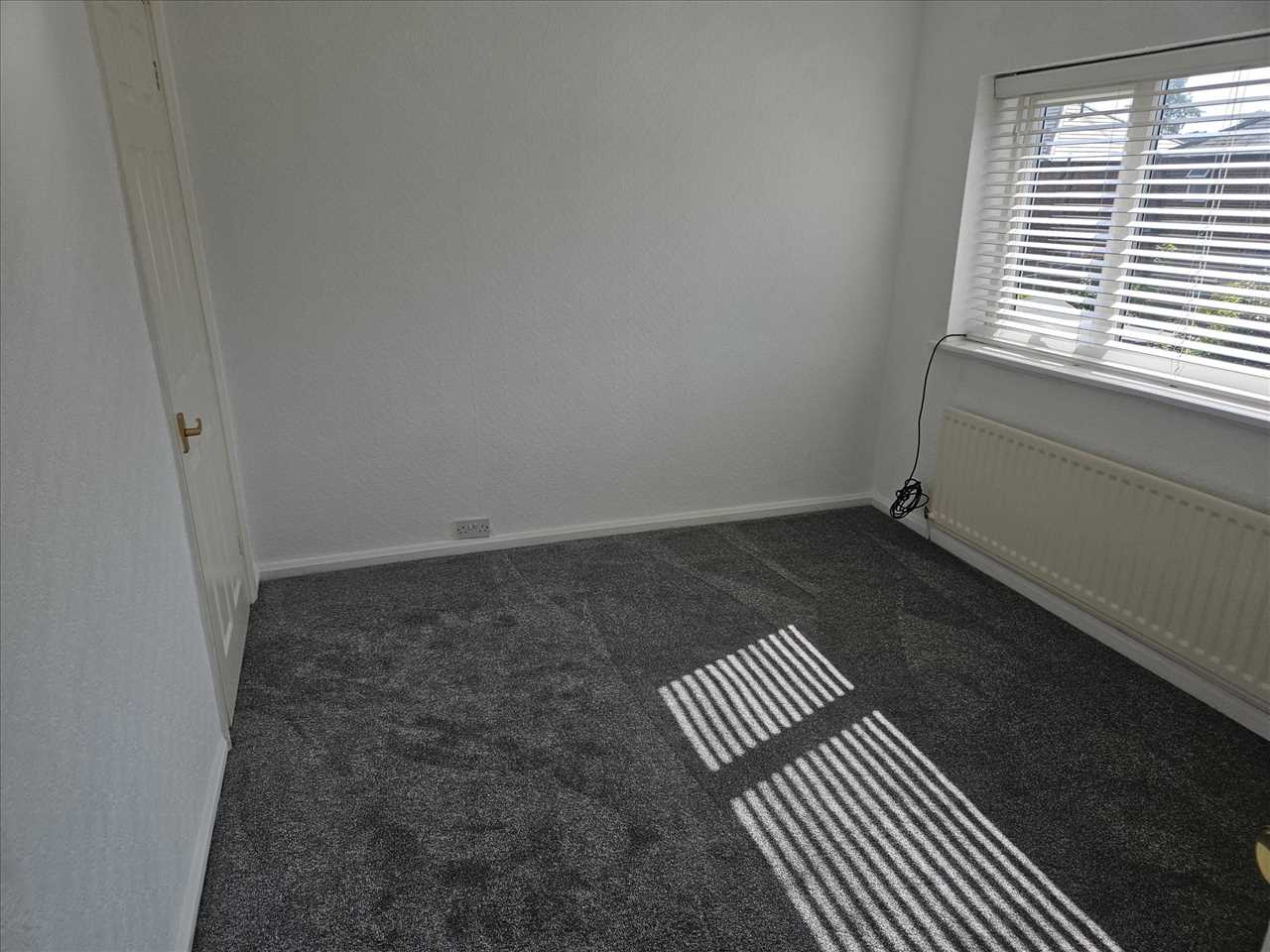 60 Derek Avenue — photo 8 of 13