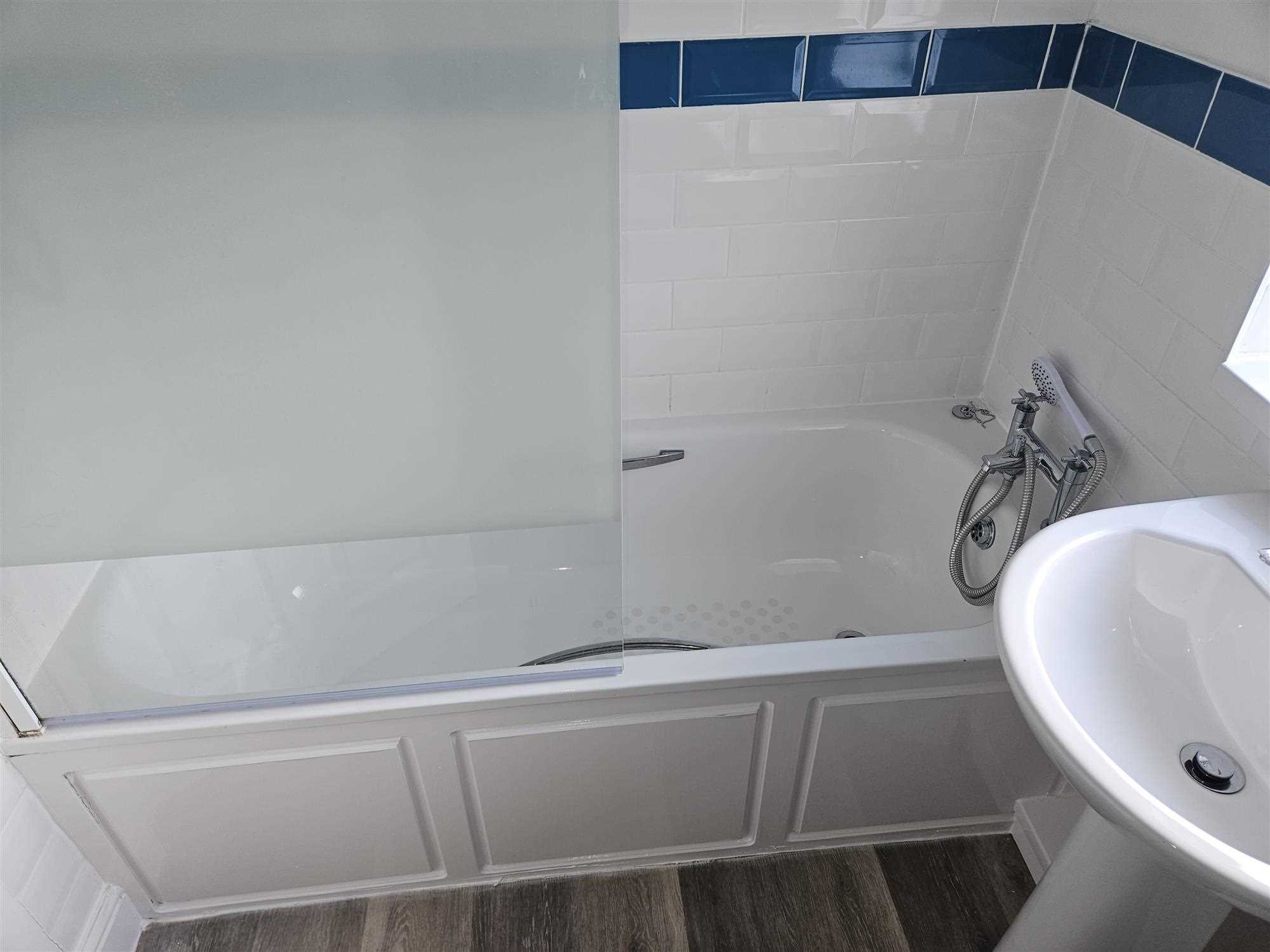 60 Derek Avenue — photo 11 of 13