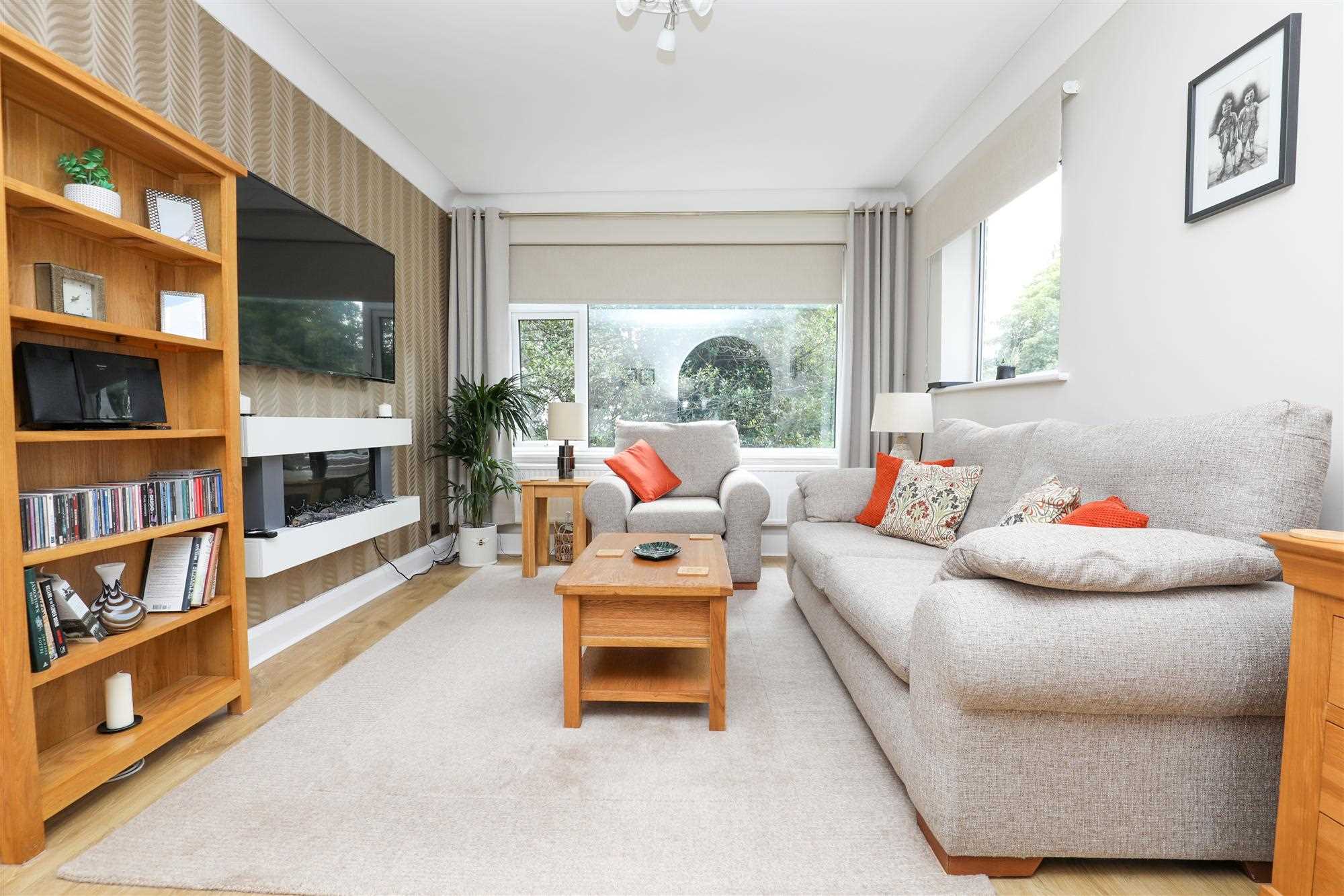 8 Crompton Court, Cromptons Lane — photo 5 of 13