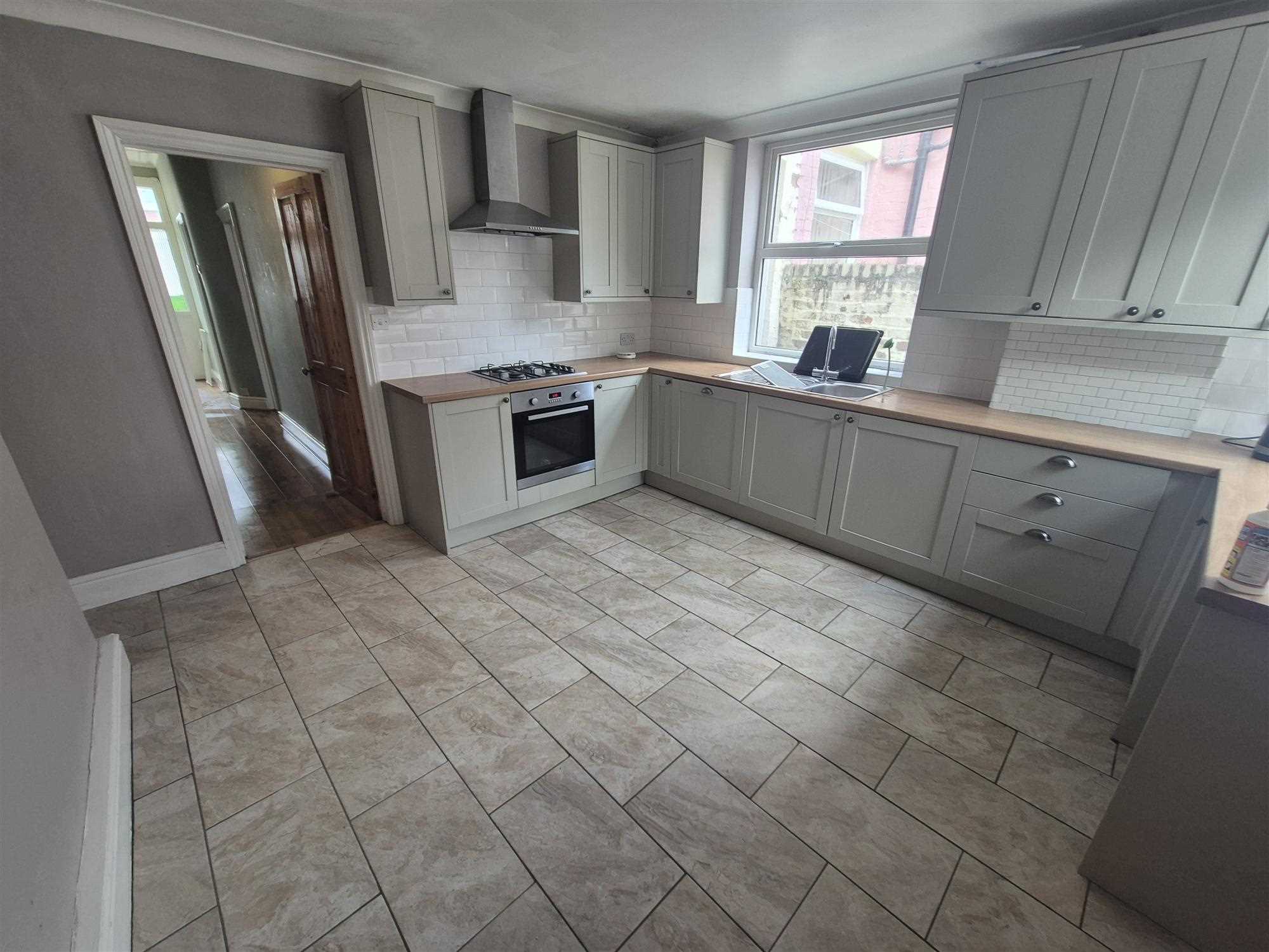 16 Guernsey Road, Old Swan — photo 6 of 15