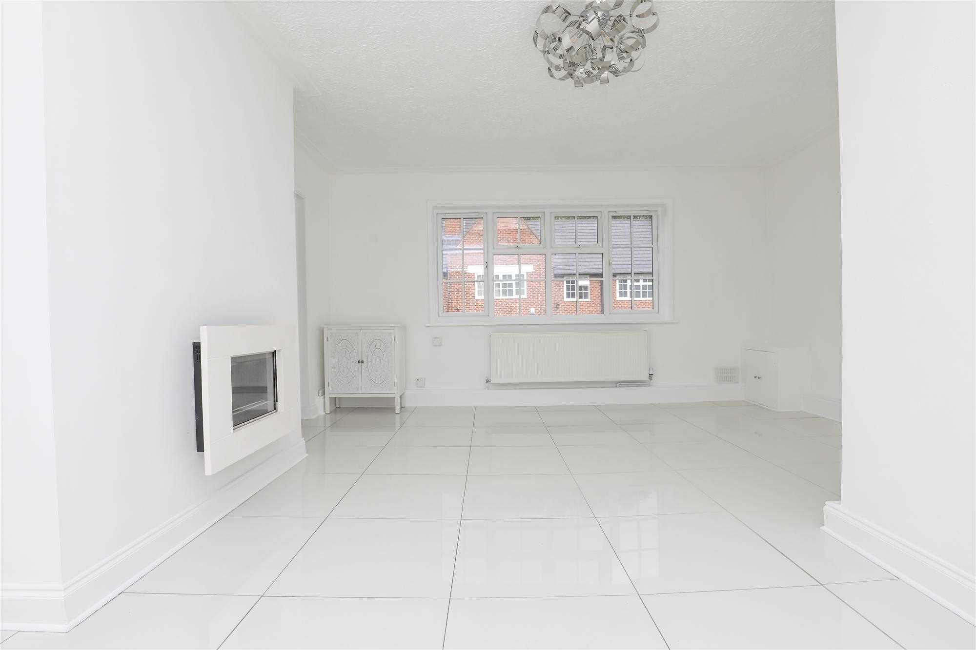 31a Rose Street, Woolton — photo 2 of 9