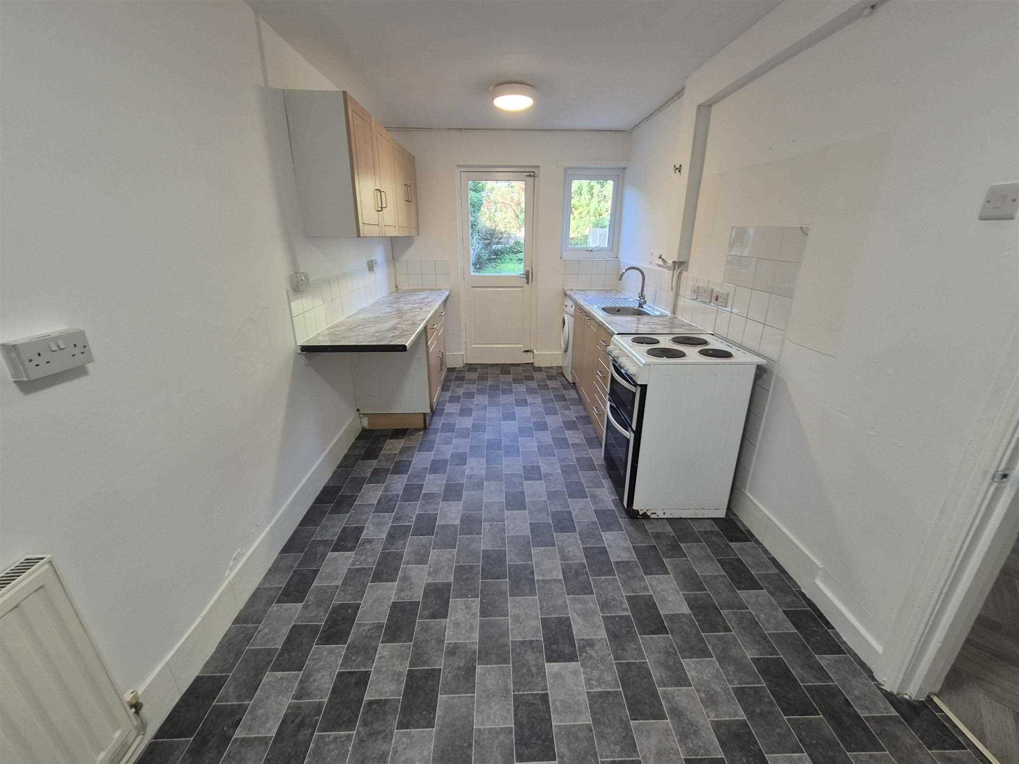 27 Pershore Road, Kirby — photo 4 of 12