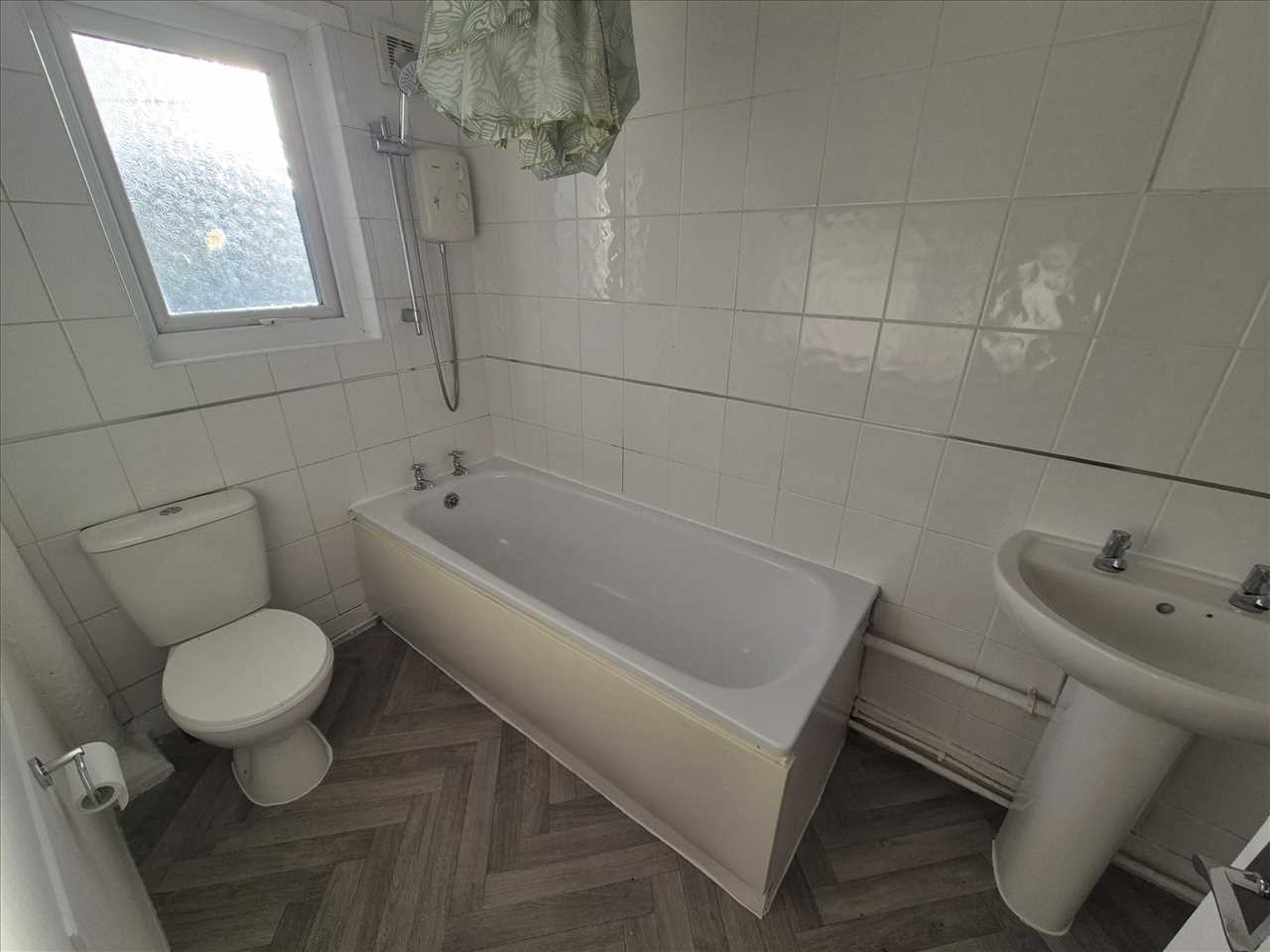 27 Pershore Road, Kirby — photo 7 of 12